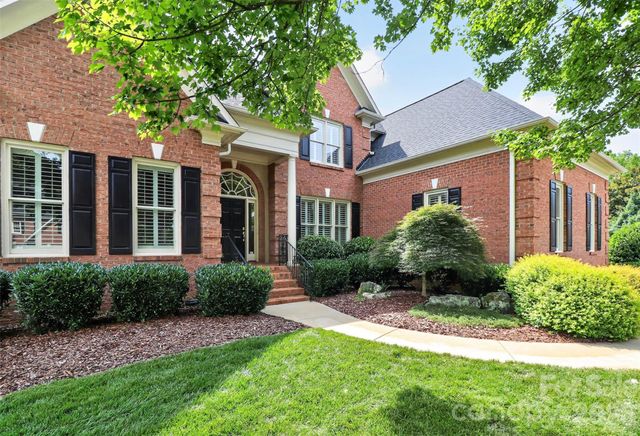 6907 Meadow Run Lane, Charlotte, NC 28277