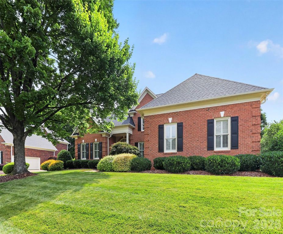 6907 Meadow Run Lane, Charlotte, NC 28277
