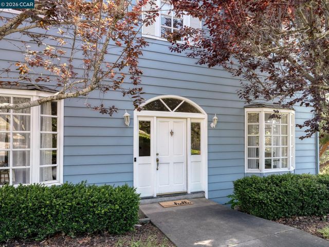 25580 Chiquito Pl, Carmel, CA 93923