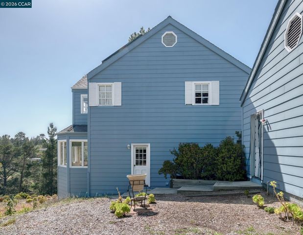 25580 Chiquito Pl, Carmel, CA 93923