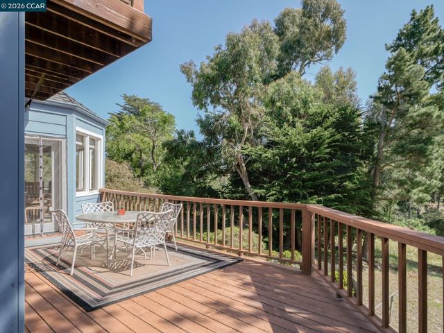 25580 Chiquito Pl, Carmel, CA 93923