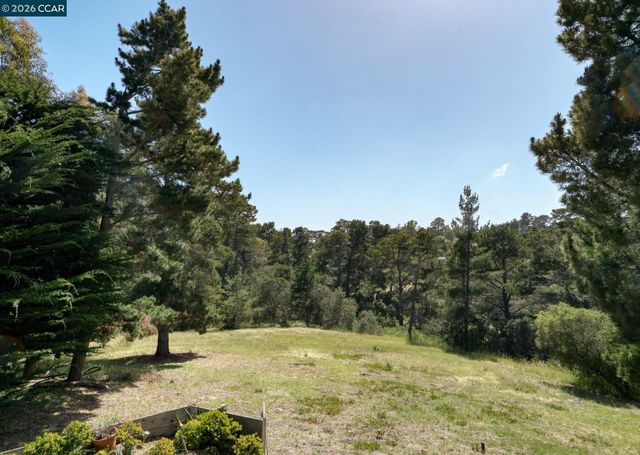 25580 Chiquito Pl, Carmel, CA 93923