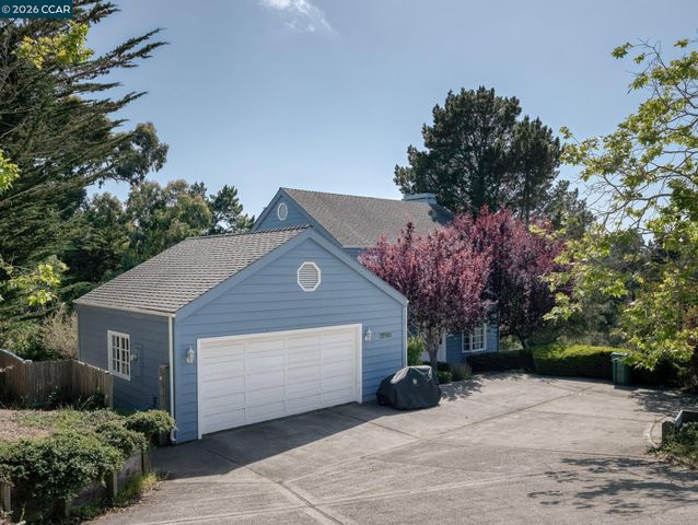 25580 Chiquito Pl, Carmel, CA 93923