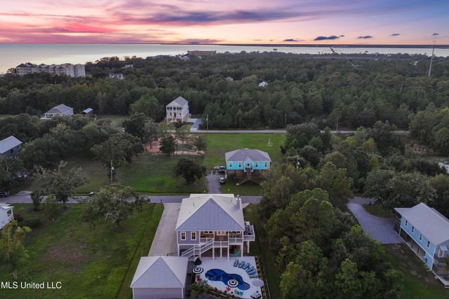 14 Sherman Avenue, Pass Christian, MS 39571