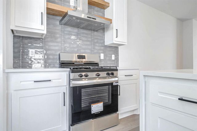 5638 Dolores Street, Houston, TX 77057