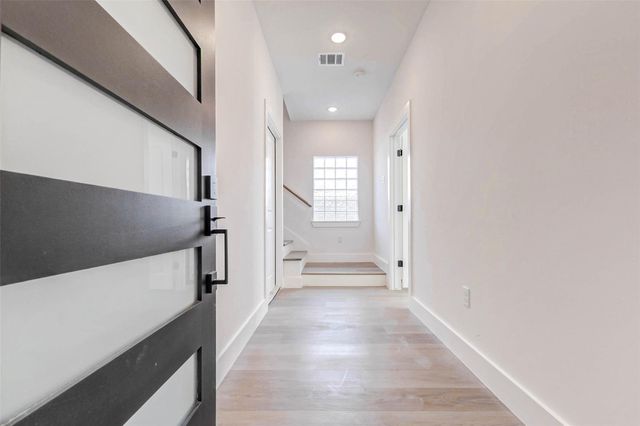 5638 Dolores Street, Houston, TX 77057