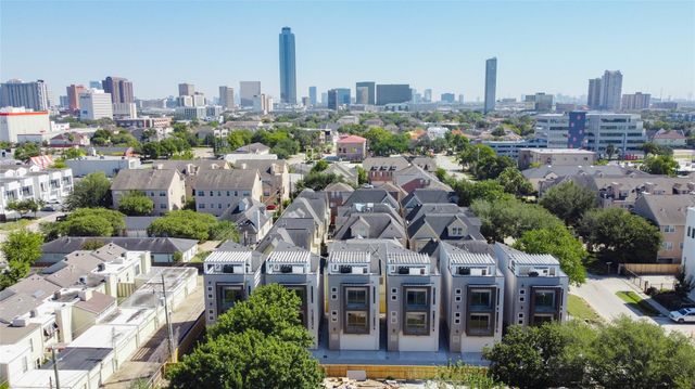 5638 Dolores Street, Houston, TX 77057