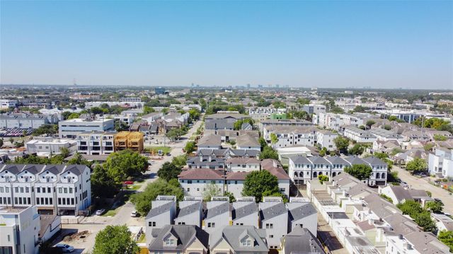 5638 Dolores Street, Houston, TX 77057