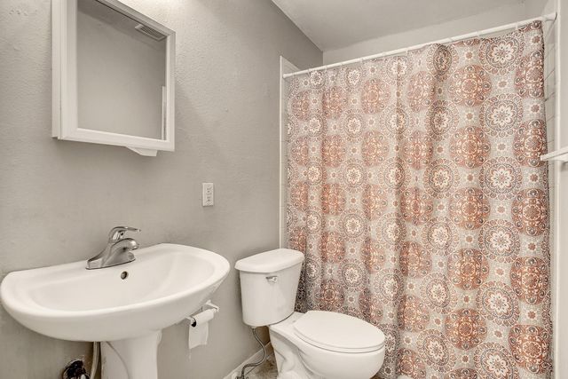 1516 Story Street, Houston, TX 77055