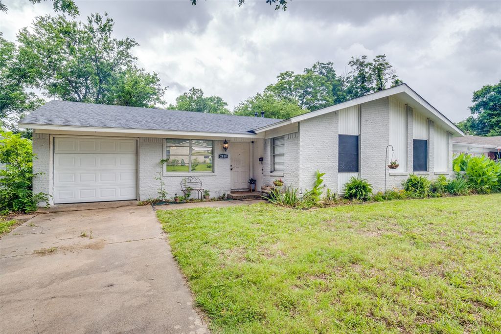 2850 Linhaven Drive, Mesquite, TX 75150