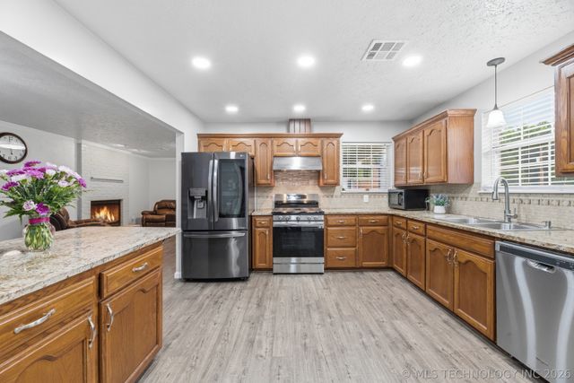 28355 E 2nd Street, Catoosa, OK 74015