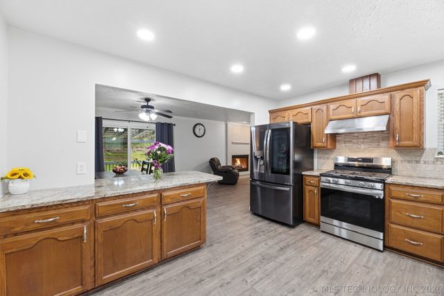 28355 E 2nd Street, Catoosa, OK 74015