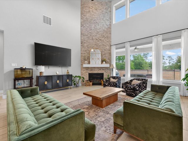 8552 Alford Point Drive, Magnolia, TX 77354