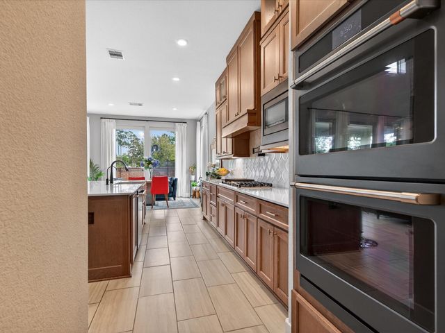 8552 Alford Point Drive, Magnolia, TX 77354