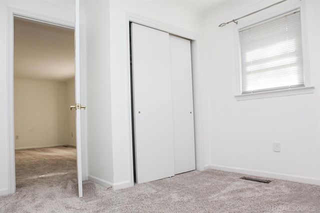 5900 Wright Drive, Troy, MI 48098