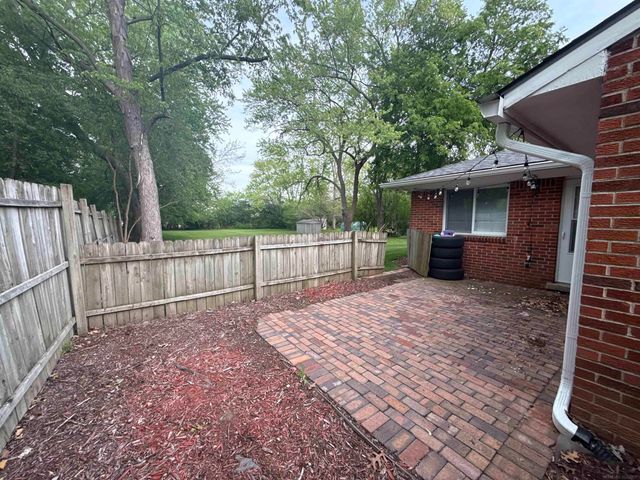5900 Wright Drive, Troy, MI 48098
