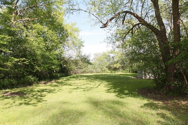 5900 Wright Drive, Troy, MI 48098