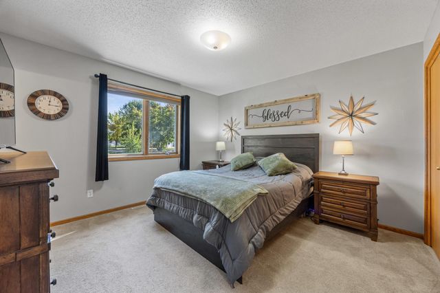 1221 Cedar Way E, West Fargo, ND 58078