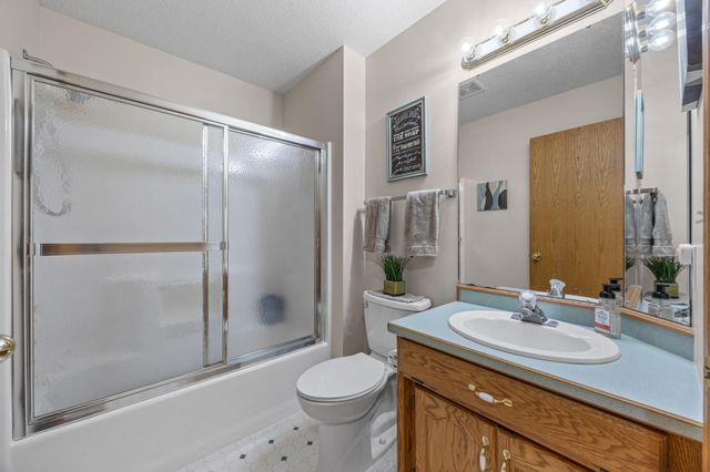 1221 Cedar Way E, West Fargo, ND 58078