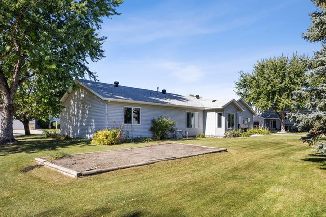 1221 Cedar Way E, West Fargo, ND 58078