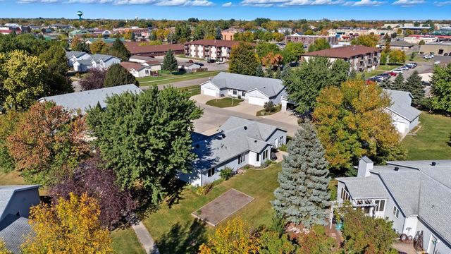 1221 Cedar Way E, West Fargo, ND 58078