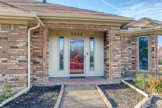 3202 Ridge Oak Drive, Garland, TX 75044