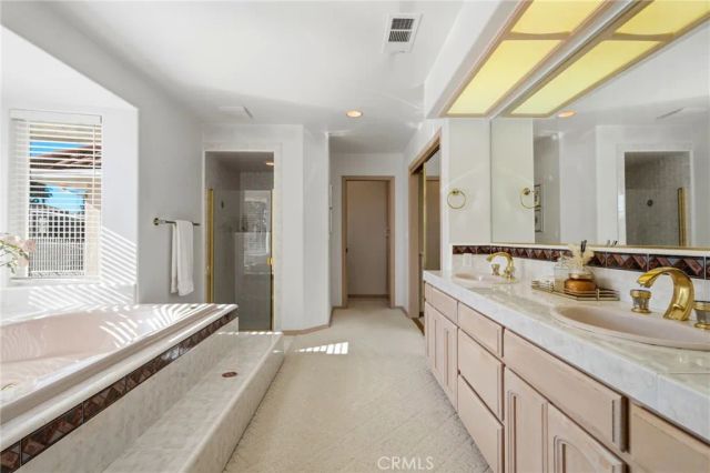 3403 E Vassar Court, Visalia, CA 93292