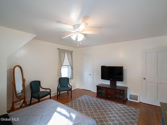 9 Willow Street, Castleton-on-hudson, NY 12033