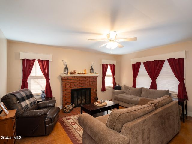 9 Willow Street, Castleton-on-hudson, NY 12033