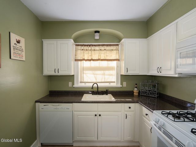 9 Willow Street, Castleton-on-hudson, NY 12033