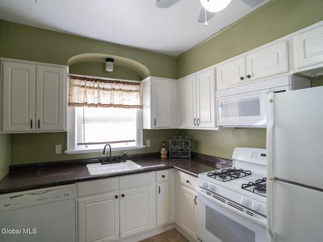 9 Willow Street, Castleton-on-hudson, NY 12033