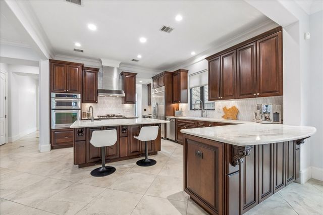 4022 Coleridge Street, West University Place, TX 77005