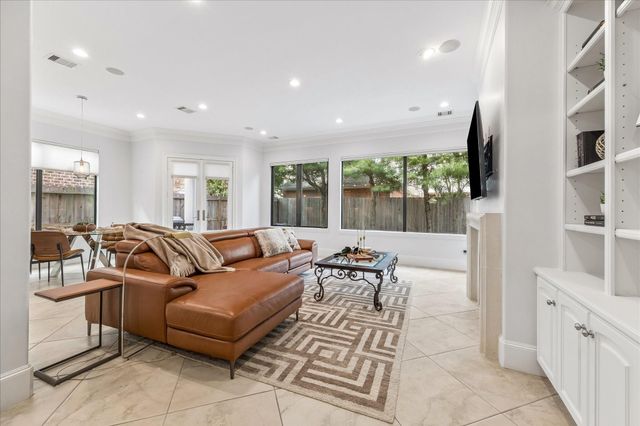 4022 Coleridge Street, West University Place, TX 77005