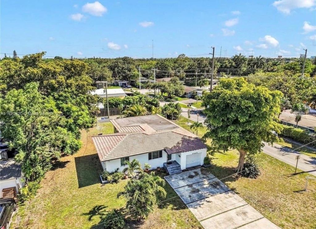 2648 Cleveland Street 2, Hollywood, FL 33020