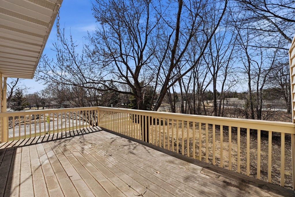 902 Evergreen Drive, Burnsville, MN 55337 — photo 5
