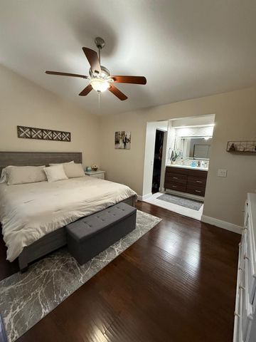 1988 Sacramento, Weston, FL 33326