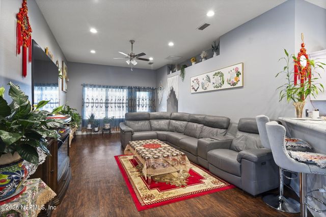 7705 VANDALAY Drive, Jacksonville, FL 32244