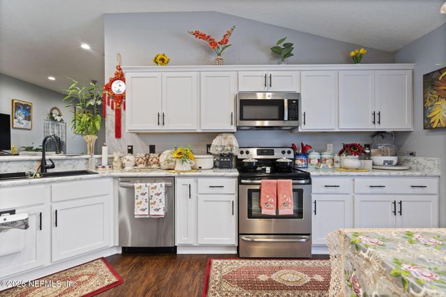7705 VANDALAY Drive, Jacksonville, FL 32244