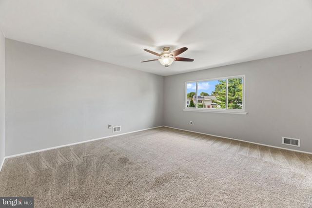 102 BENJAMIN CT, Dayton, NJ 08810
