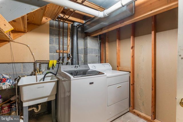102 BENJAMIN CT, Dayton, NJ 08810