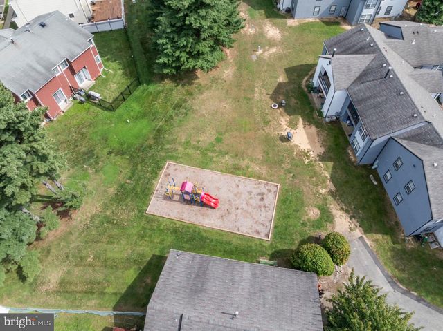 102 BENJAMIN CT, Dayton, NJ 08810