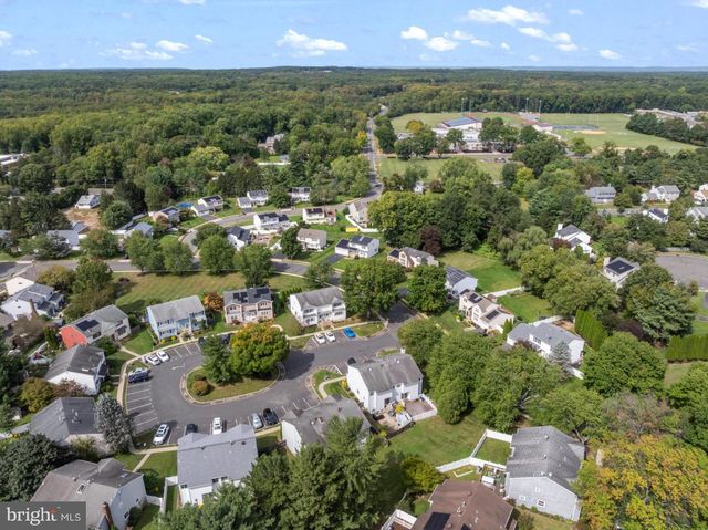 102 BENJAMIN CT, Dayton, NJ 08810