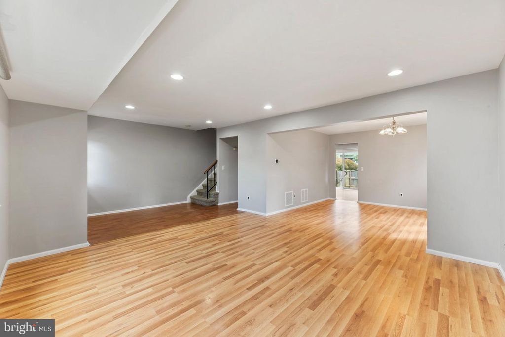 102 BENJAMIN CT, DAYTON, NJ 08810 — photo 5
