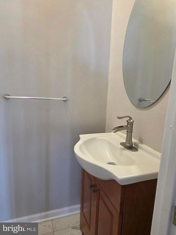 14641 SEASONS DR, Centreville, VA 20120