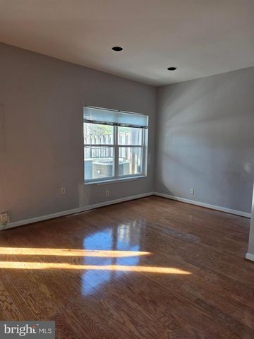 14641 SEASONS DR, Centreville, VA 20120