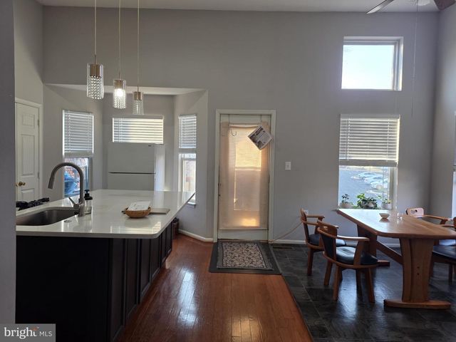 14641 SEASONS DR, Centreville, VA 20120