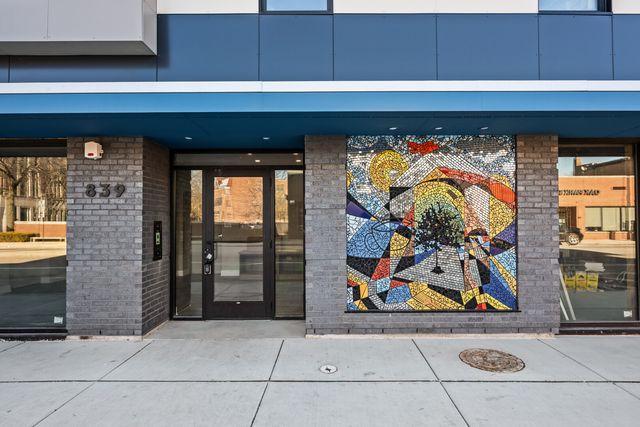 839 Madison Street 206, Oak Park, IL 60302