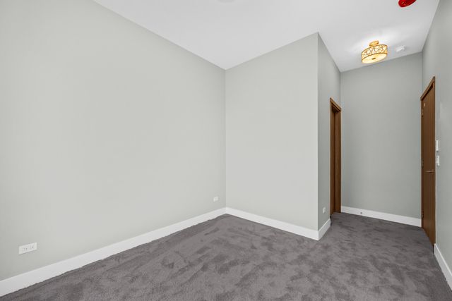 839 Madison Street 206, Oak Park, IL 60302