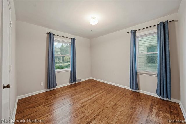 23704 Davey Avenue, Hazel Park, MI 48030