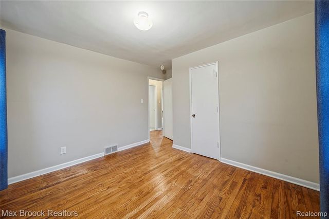 23704 Davey Avenue, Hazel Park, MI 48030